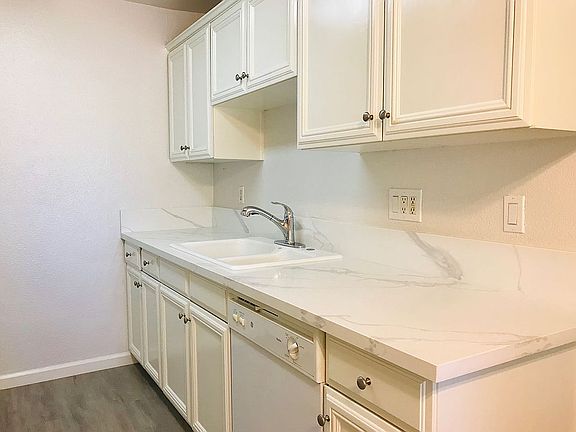 4th image of 2041 E Grand Ave Unit 15