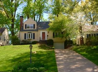 208 E Black Ave, Springfield, IL 62702