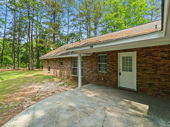 4th image of 100 Baywood Dr