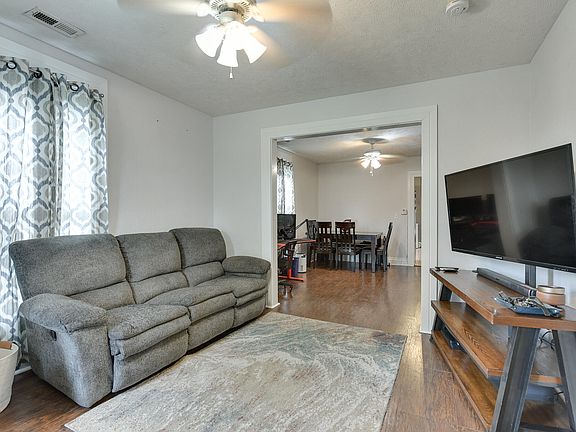 5th image of 1318 Avenue I