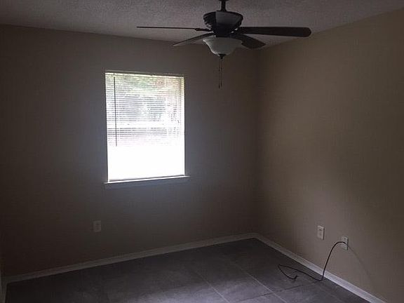 4th image of 20009 Sunshine Dr #A