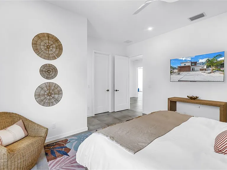 2314 Floyd St — Photo 40