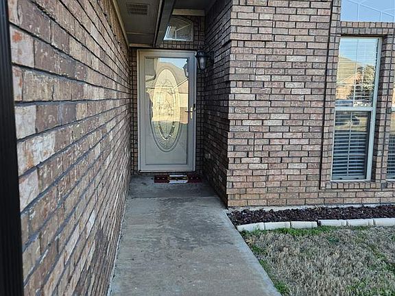 4th image of 1608 NE 35th St