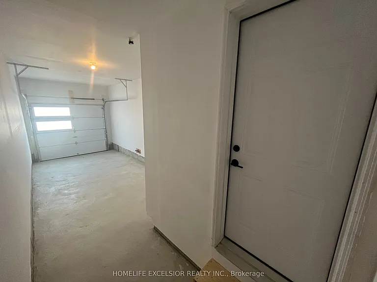974 Crowsnest Holw — Photo 12