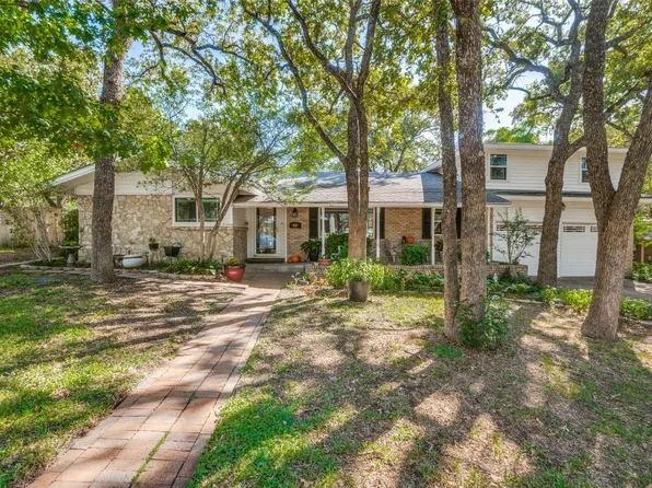621 Circleview Dr S, Hurst, TX 76054