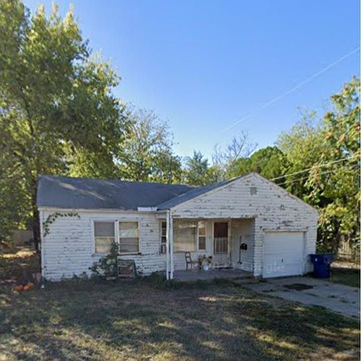 2nd image of 2301 S Santa Fe St