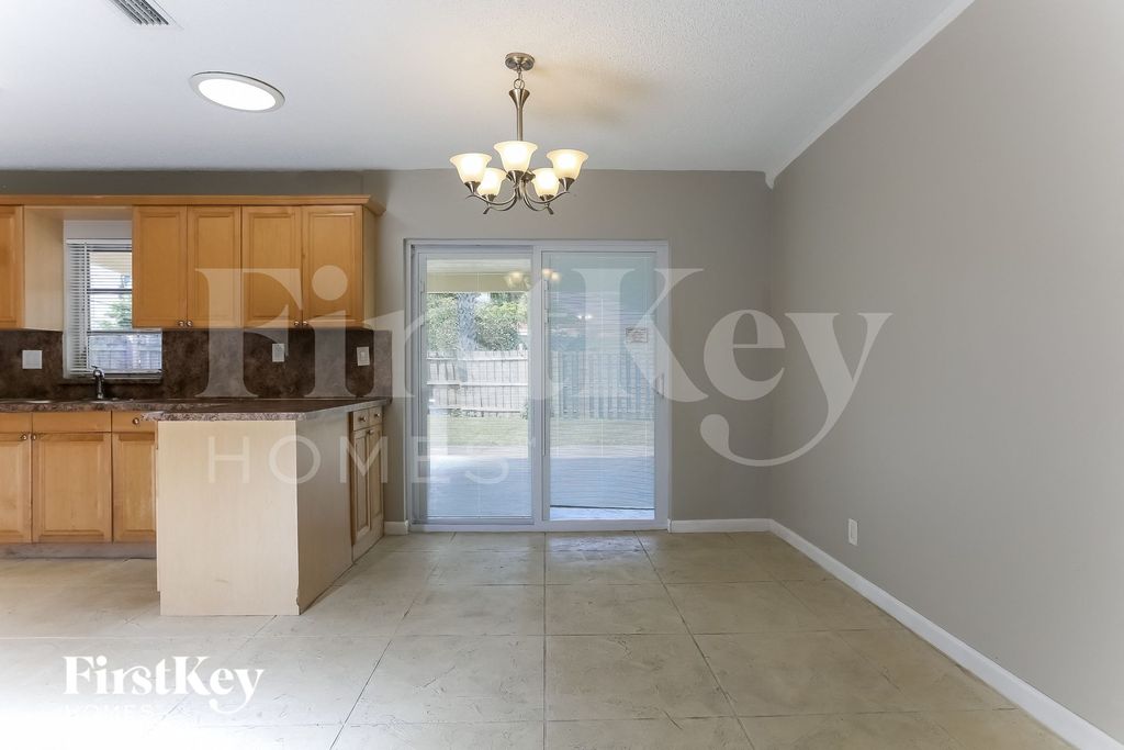 3621 NE 12th Ter, photo 6