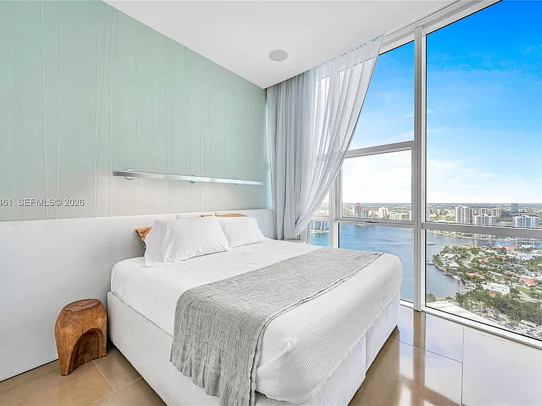 18101 Collins Ave #5509 — Photo 20