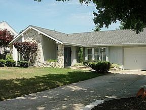 1st image of 62 Stratford Ln