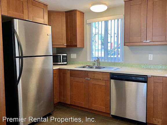5th image of 2234 Brant St #B9