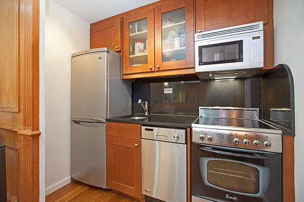 Rented by Global Realty Opportunities | media 3