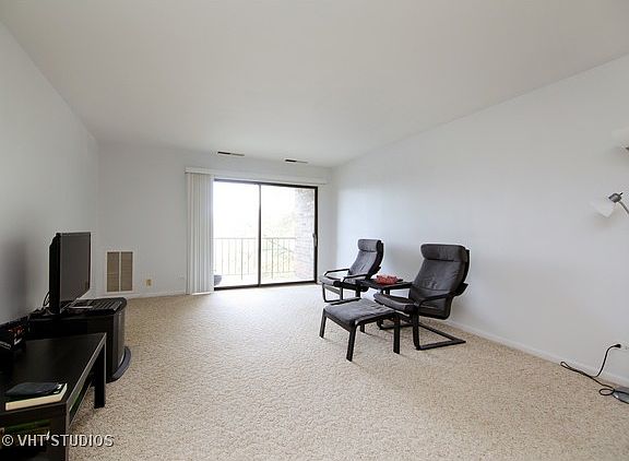 4th image of 2100 Valencia Dr APT 310
