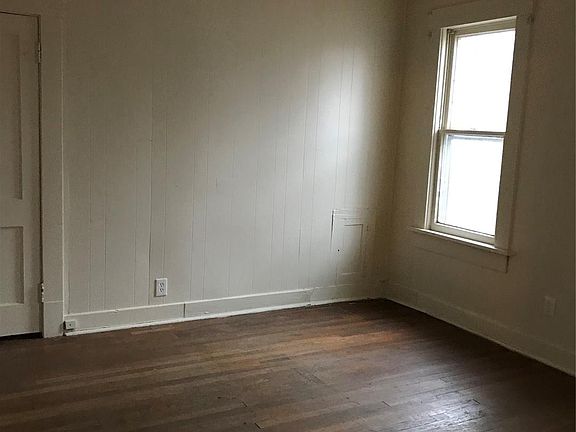 5th image of 2609 E Archer St