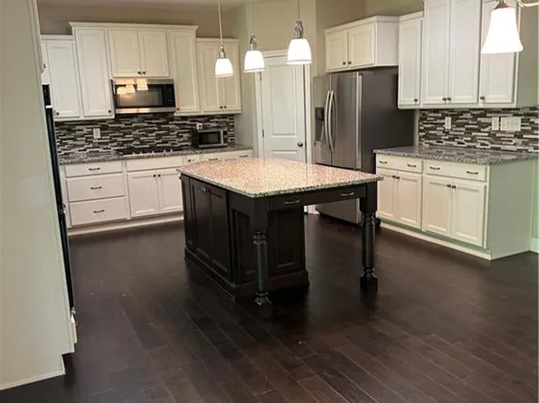 3325 Trowbridge Dr, Cumming, GA 30040