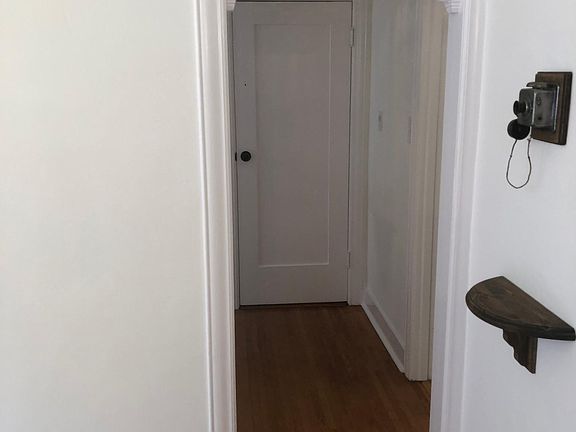 2nd image of 327 1/4 S Detroit St