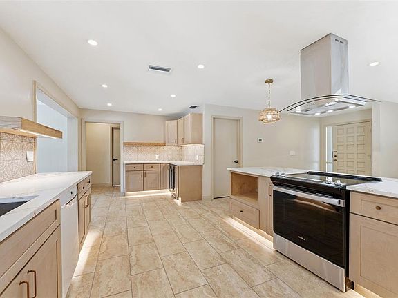 4th image of 10711 Frances Ln