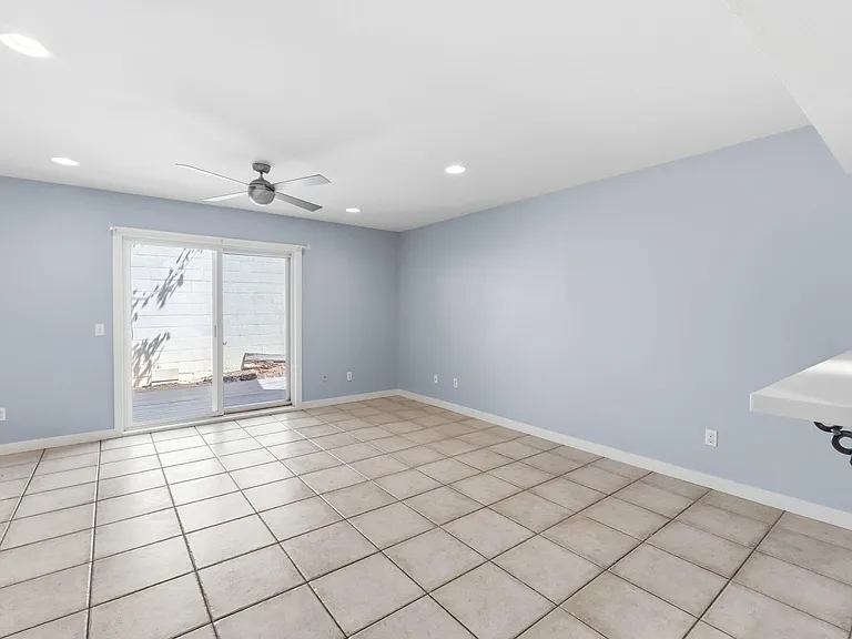 2122 Hancock Dr #121 — Photo 13