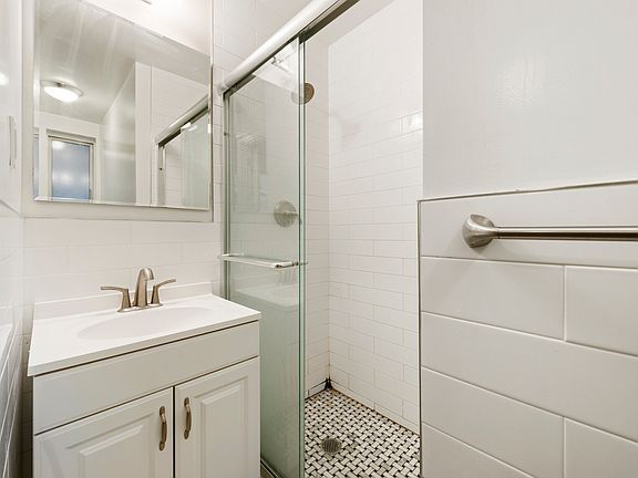 4th image of 309 W 57th St APT 1206