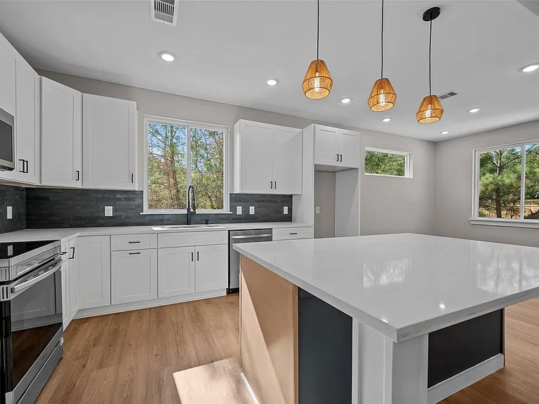 28407 Champion Oaks Dr — Photo 16
