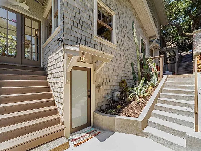 3061 Frye St — Photo 2