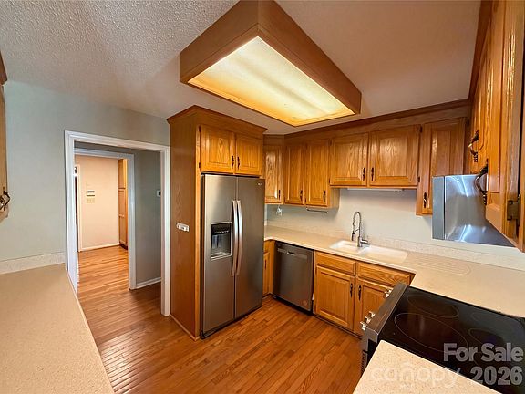 2nd image of 8400 Chestnut Oak Ct
