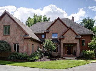 6394 Cascade Rd SE, Grand Rapids, MI 49546