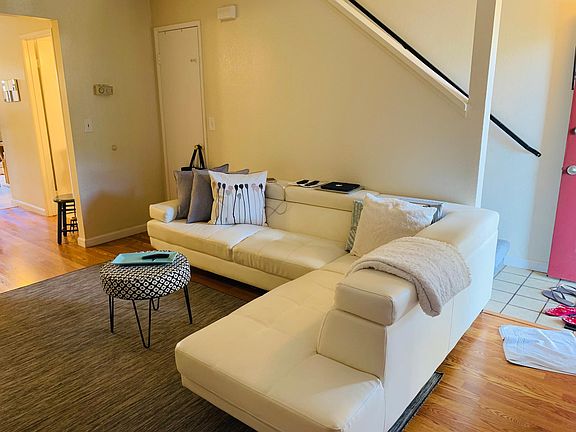 5th image of 1801 Chinquapin Ct APT C