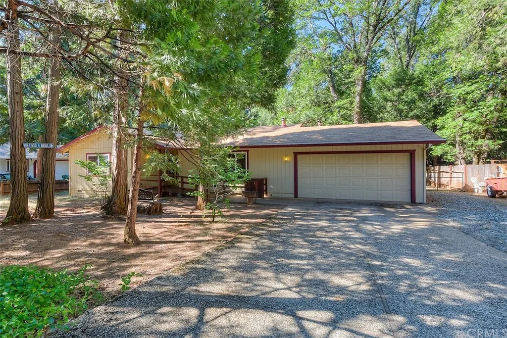 14375 Sinclair Cir photo 1