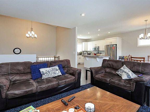 5th image of 137 S Coachman Way