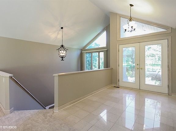 5th image of 17 Acorn Dr