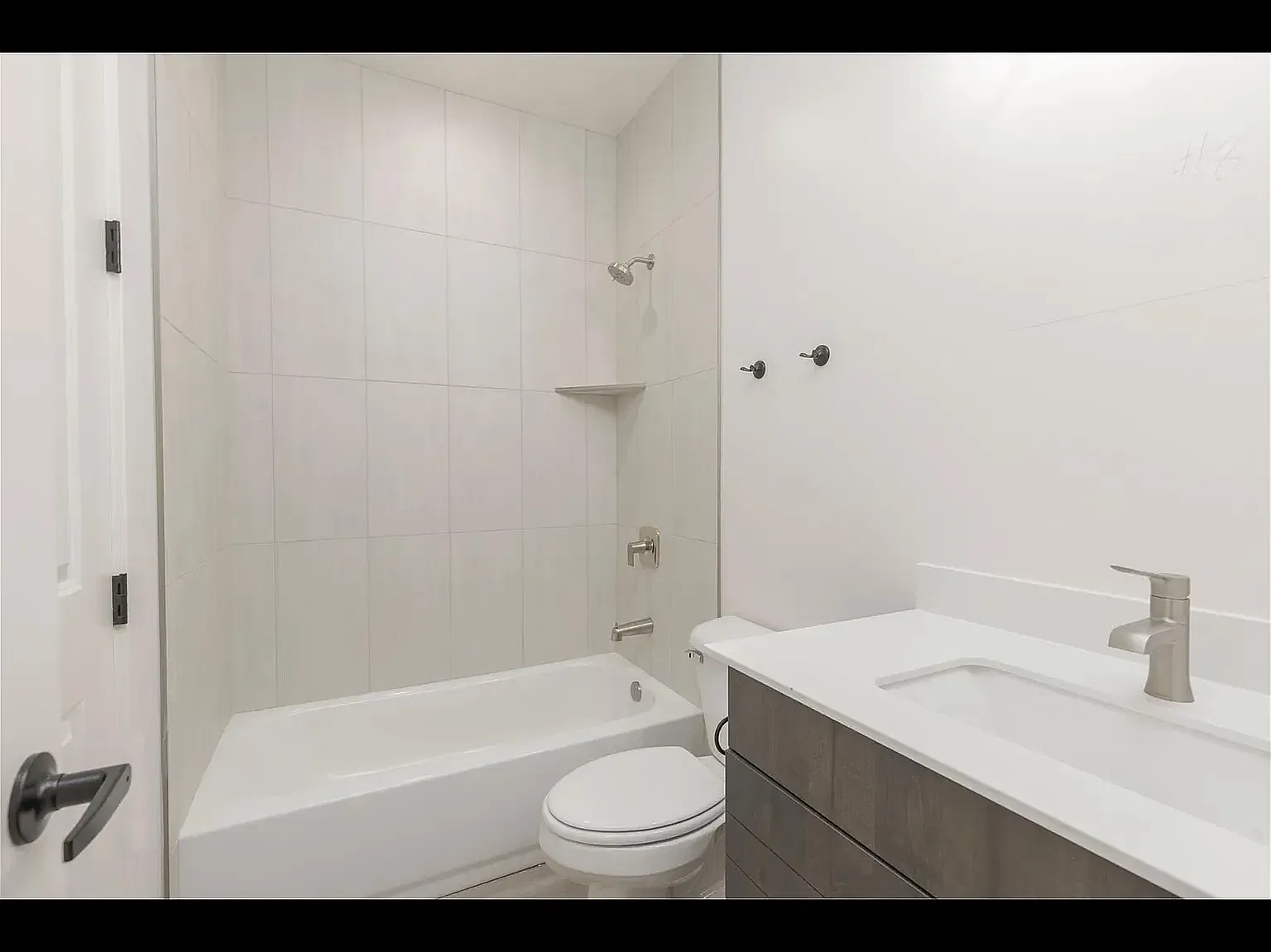 3 bed, 2.5 bath, 1642 sqft, $1,900 — Photo 3