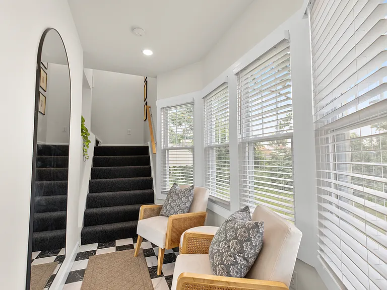 211 Ardmore Dr — Photo 11
