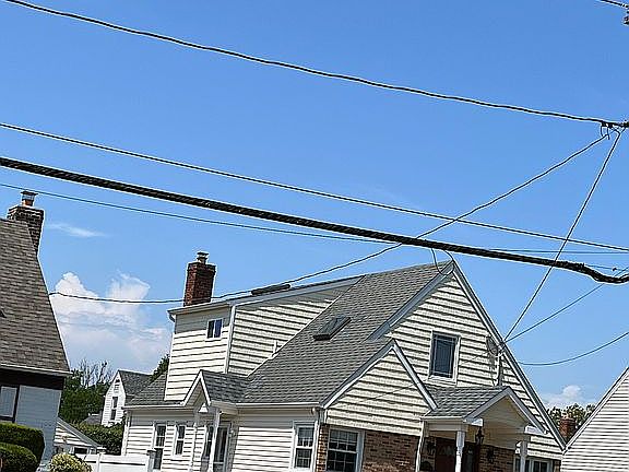 3rd image of 2025 New Hyde Park Rd