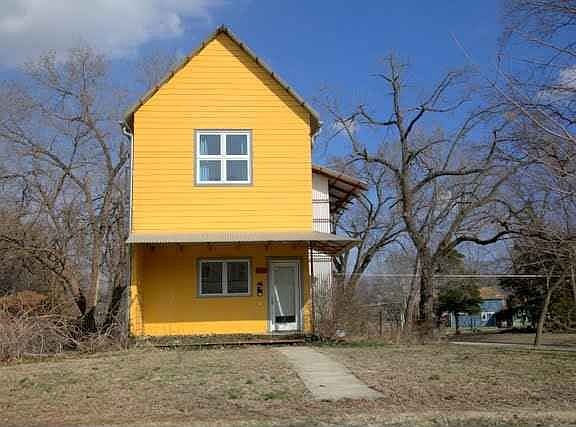 1144  Pennsylvania St Lawrence, KS listing photo #2