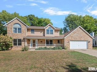 3113 Autumn Wood Dr, Springfield, IL 62704