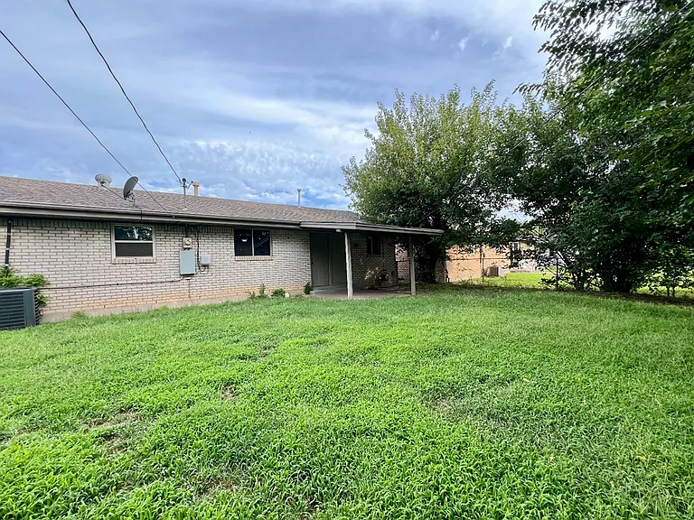 7400 S Drexel Ave — Photo 15