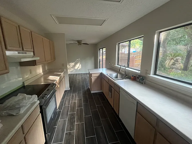 16125 Walnut Creek Dr — Photo 6