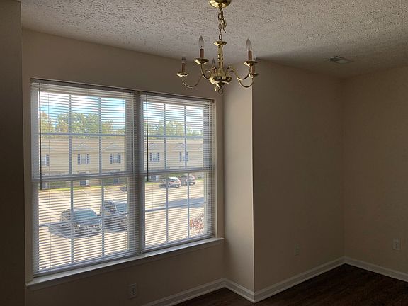 5th image of 101 1/2 Hampden Dr #14
