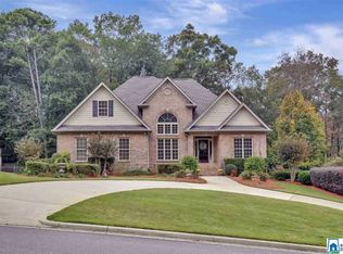 7560 Surrey Ln, Trussville, AL 35173