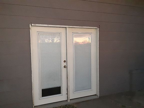 newer double doors breezeway