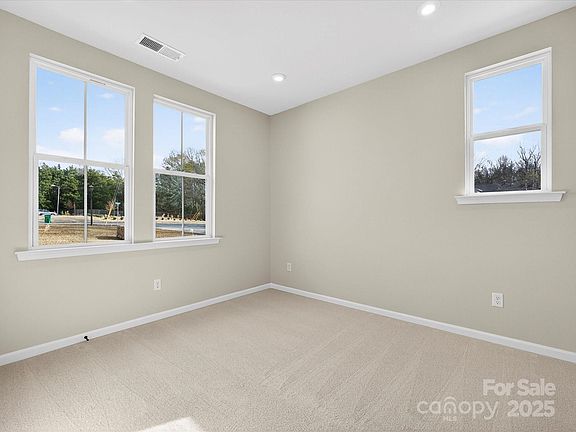 3rd image of 1343 Sandstar Ln
