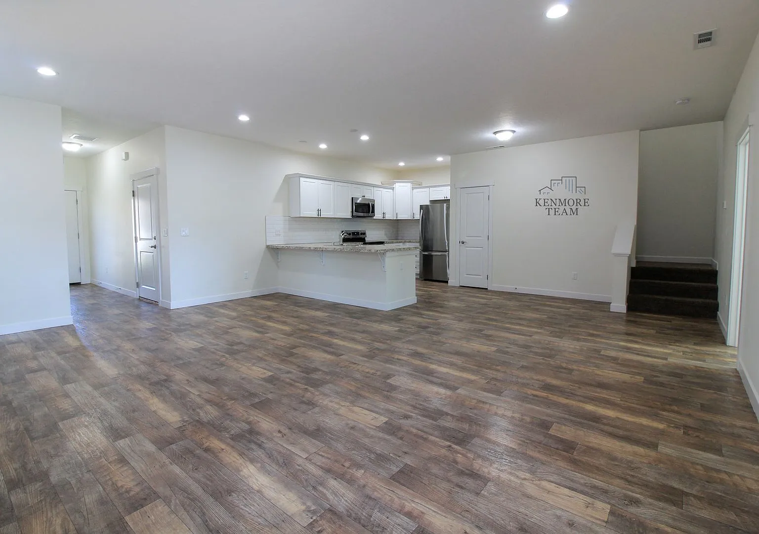 3 Bedroom, 2.5 Bath Townhome in Kennewick — Photo 3