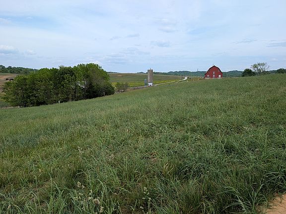 2nd image of 14 Rivertown Rd
