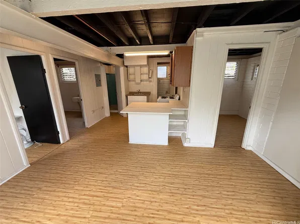 1708 Nakiu Pl, Honolulu, HI 96822