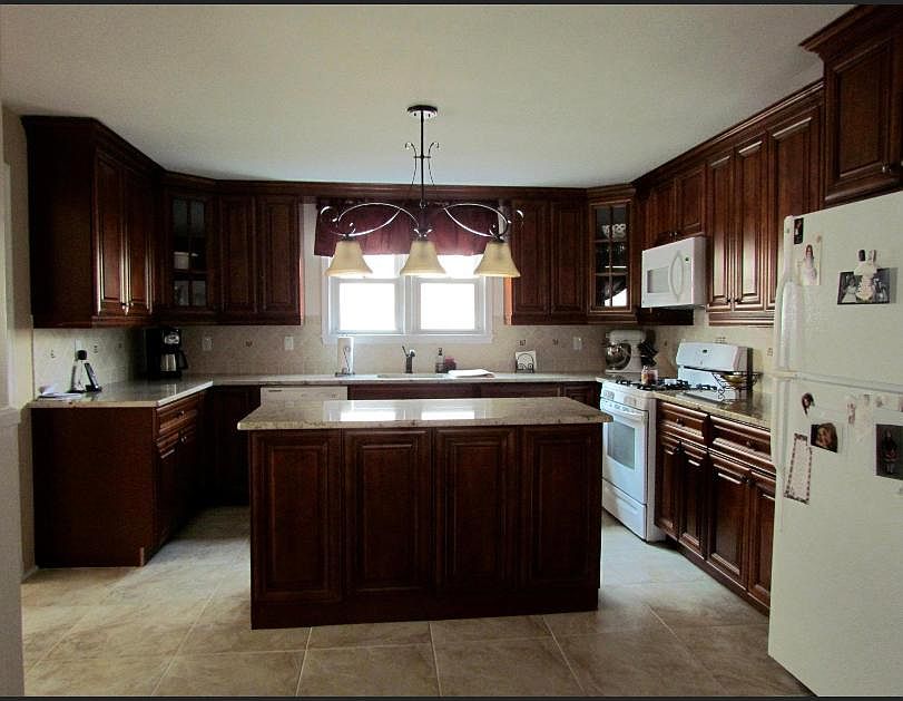 1st image of 72 Hillcrest Ave
