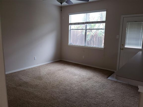 2nd image of 16819 Bellmoor Ln