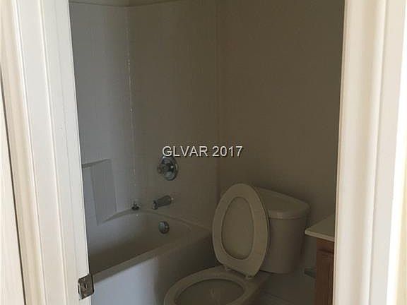 4th image of 4674 Woodland Ave #0