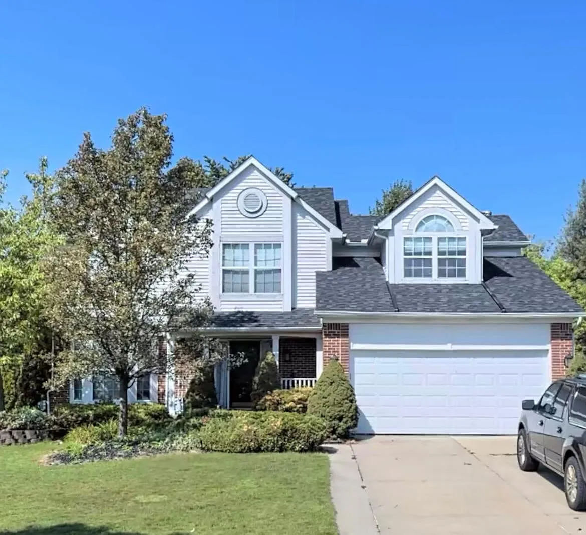 162 Easton Dr — Photo 1