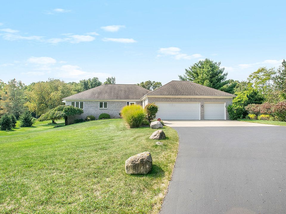 1st image of 5885 Blakely Dr NE