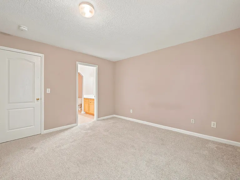 86 Hanna Dr — Photo 7